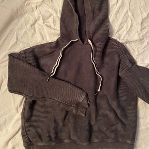 aerie ribbed cropped hoodie. charcoal/worn looking black.